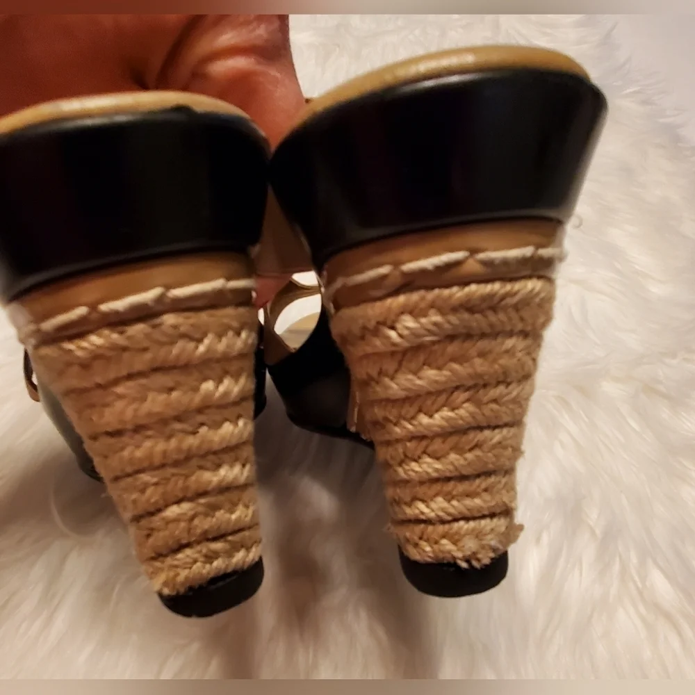 Charles By Charles David Camel Platform Wedge Open Toe Slip On Sandals Size 10